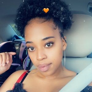 Meet your Posher, Jenaii